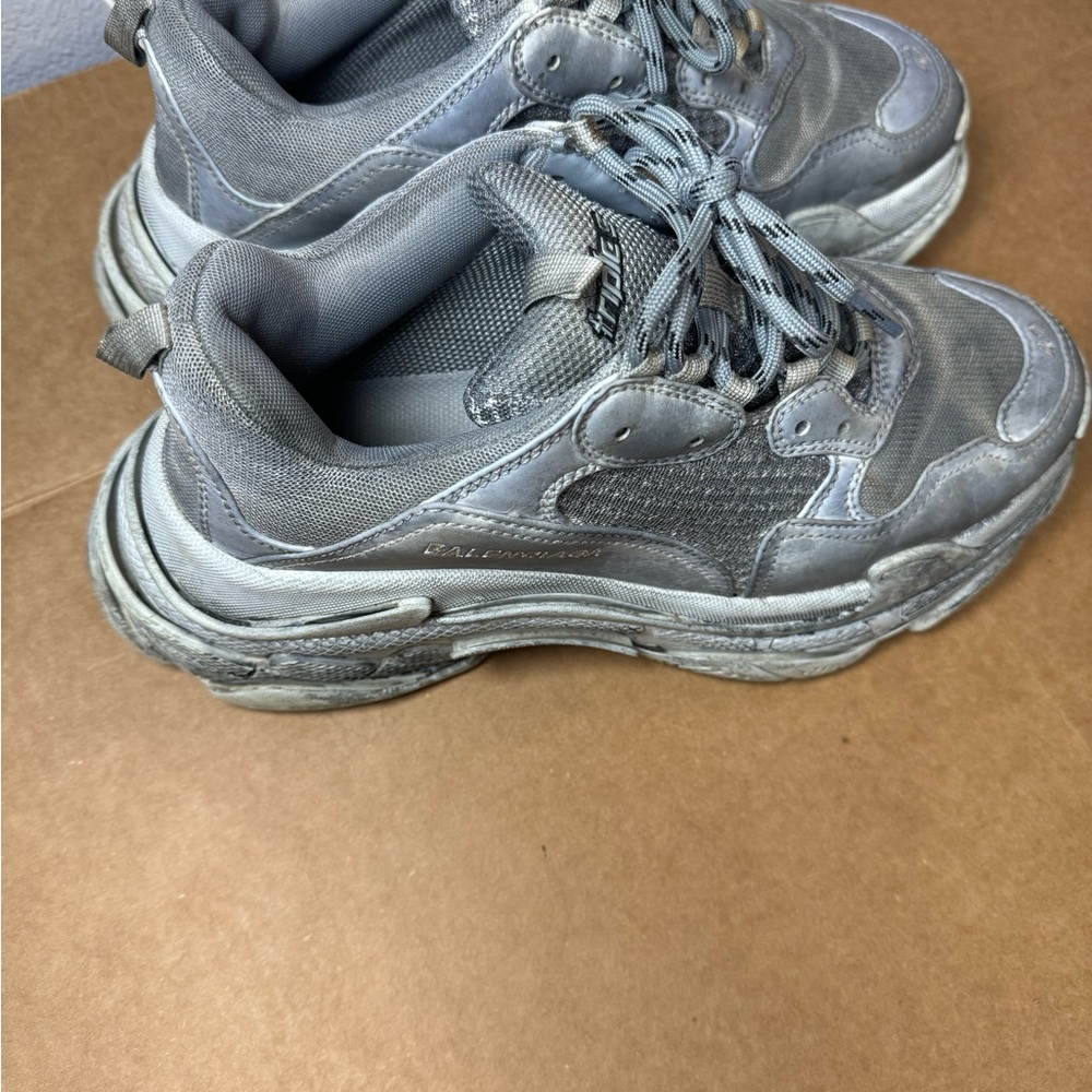 Balenciaga Faded Gray Triple S - Picture 2 of 3
